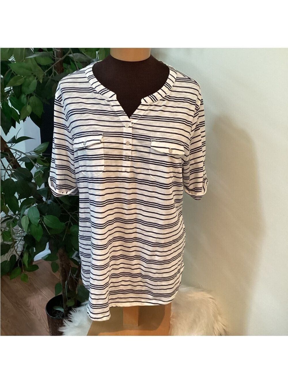Croft & Barrow roll tab utility henley pullover top Woman’s size XL
